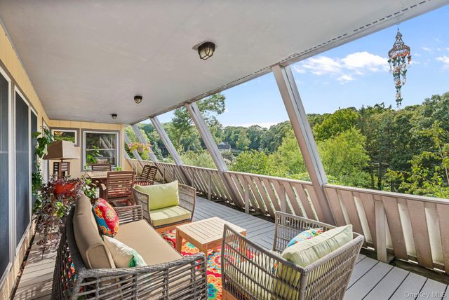 4 Hill Dale Avenue, Miller Place, NY 11764