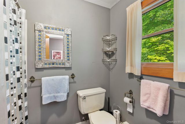 4 Hill Dale Avenue, Miller Place, NY 11764