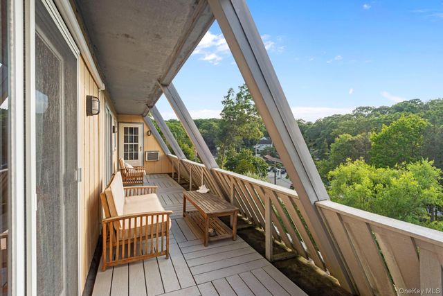 4 Hill Dale Avenue, Miller Place, NY 11764