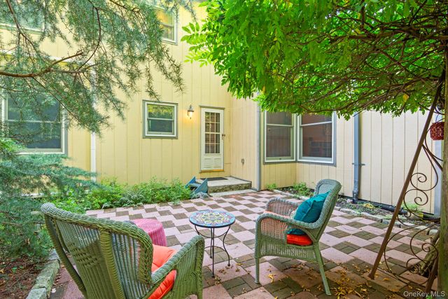 4 Hill Dale Avenue, Miller Place, NY 11764