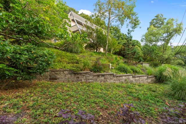 4 Hill Dale Avenue, Miller Place, NY 11764