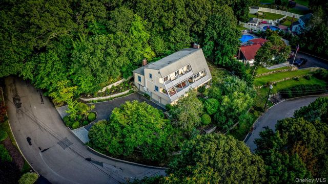 4 Hill Dale Avenue, Miller Place, NY 11764