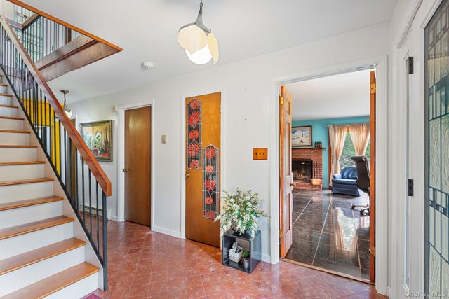 4 Hill Dale Avenue, Miller Place, NY 11764