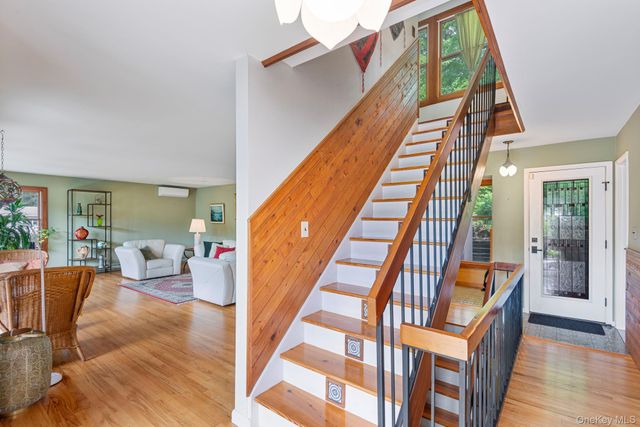 4 Hill Dale Avenue, Miller Place, NY 11764