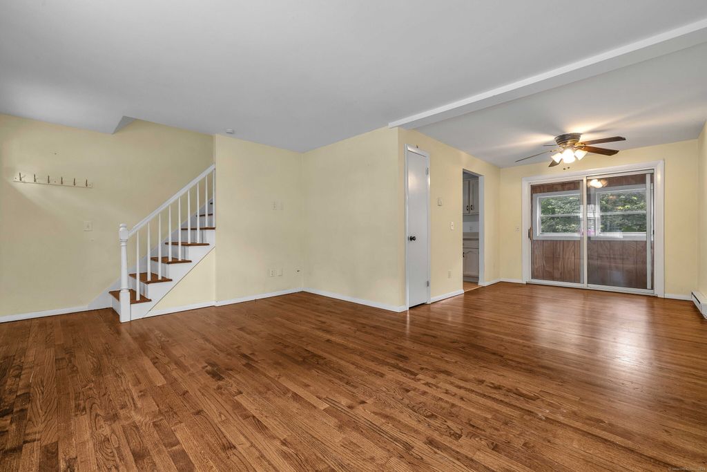 81 East Pattagansett Road Apt 22, East Lyme, CT 06357