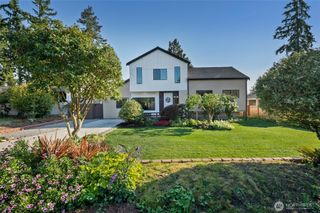 4902 241st Street SW, Lake Forest Park, WA 98043