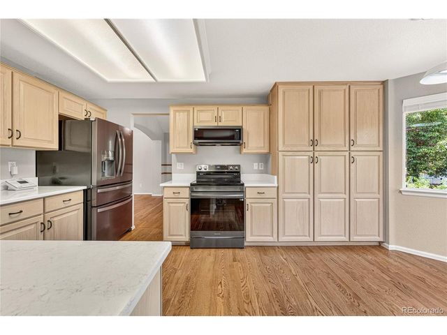 5414 Oak St, Arvada, CO 80002