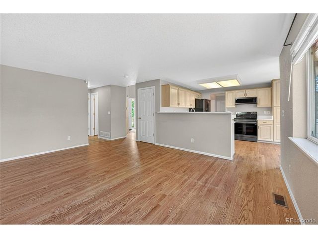 5414 Oak St, Arvada, CO 80002