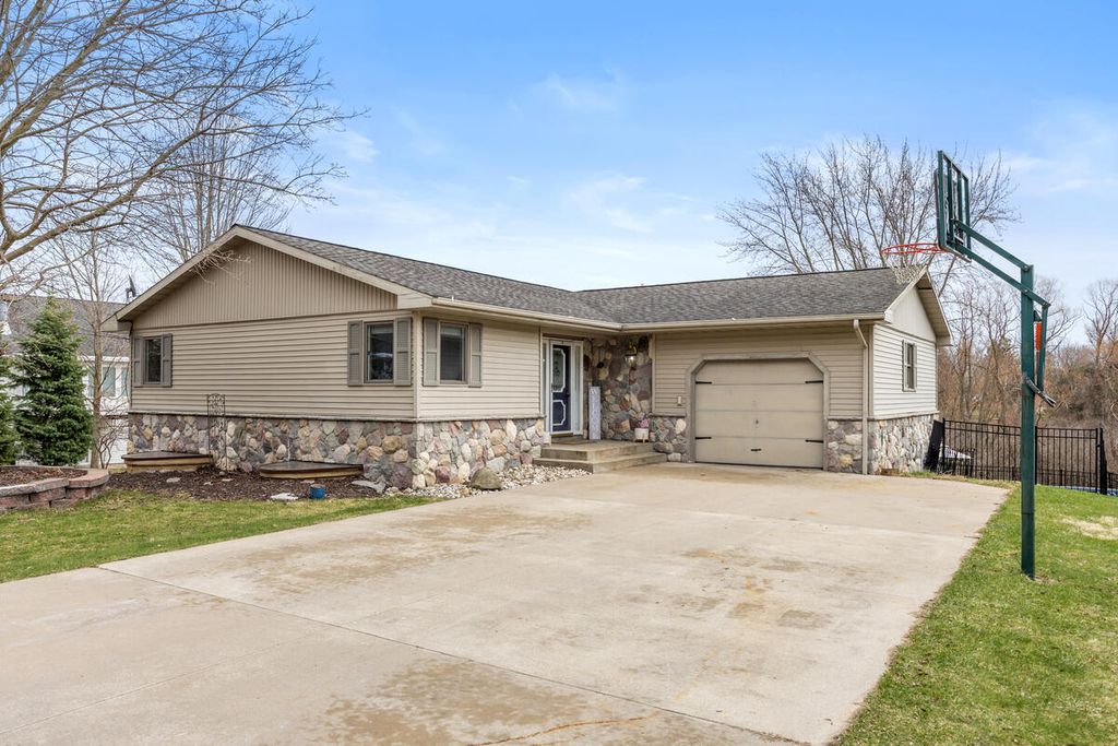 356 Birch Street, Fremont, MI 49412