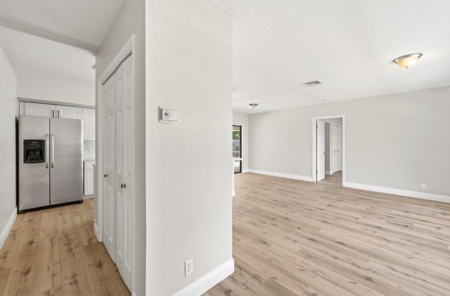 8-10 NE 9th Avenue, Deerfield Beach, FL 33441