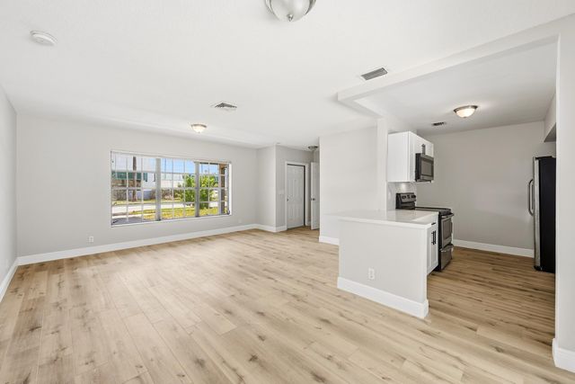8-10 NE 9th Avenue, Deerfield Beach, FL 33441
