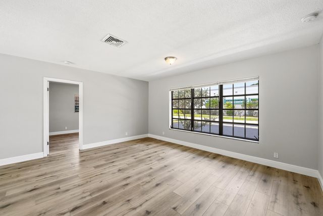 8-10 NE 9th Avenue, Deerfield Beach, FL 33441