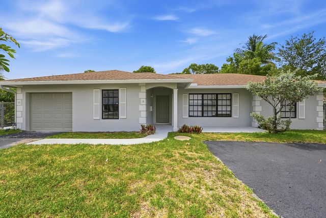 8-10 NE 9th Avenue, Deerfield Beach, FL 33441