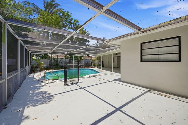 8-10 NE 9th Avenue, Deerfield Beach, FL 33441