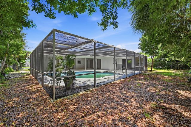8-10 NE 9th Avenue, Deerfield Beach, FL 33441