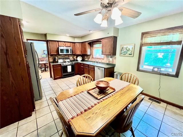 18 Pond Path, Oswego, NY 13126