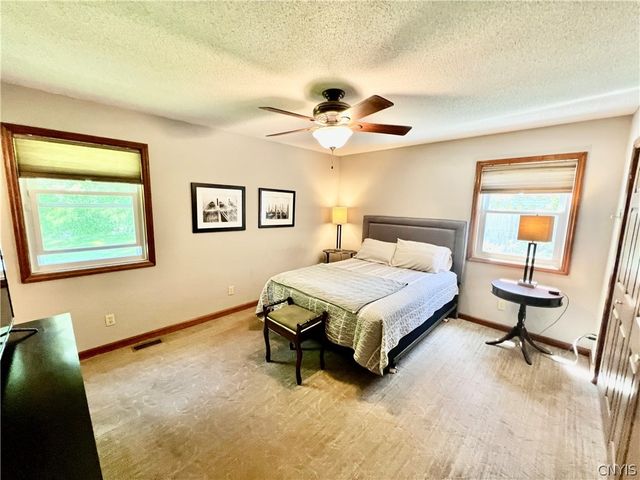 18 Pond Path, Oswego, NY 13126