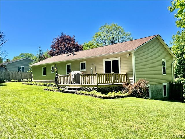 18 Pond Path, Oswego, NY 13126