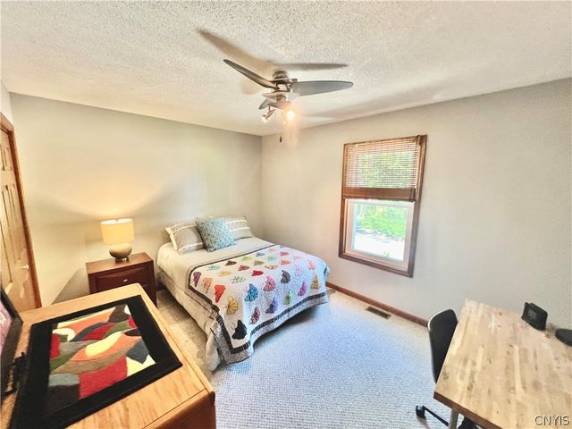 18 Pond Path, Oswego, NY 13126