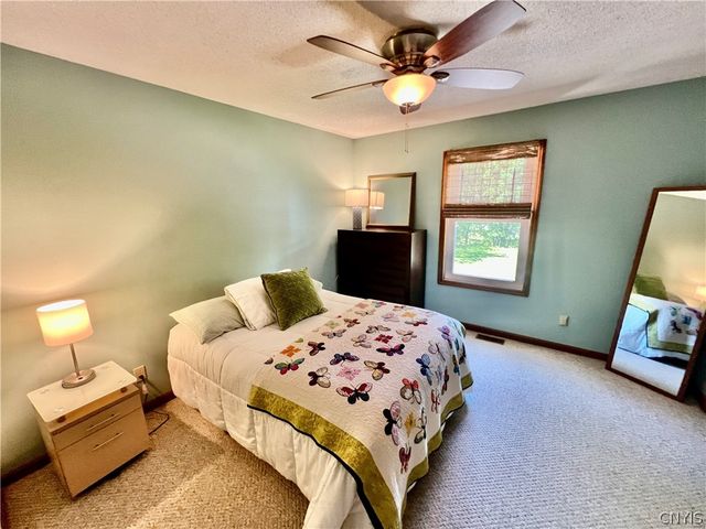 18 Pond Path, Oswego, NY 13126