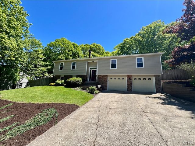 18 Pond Path, Oswego, NY 13126
