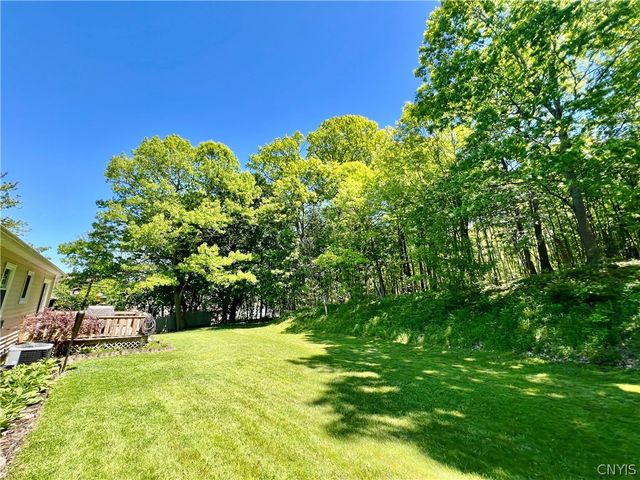18 Pond Path, Oswego, NY 13126