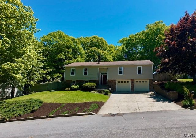 18 Pond Path, Oswego, NY 13126
