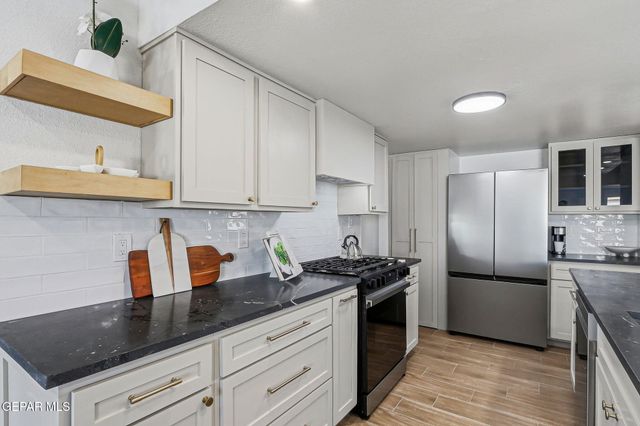 2348 SEA SIDE Drive, El Paso, TX 79936