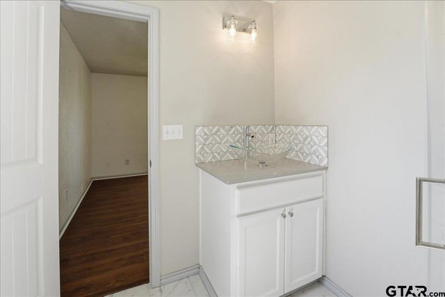 227 county road 2425, Mineola, TX 75773