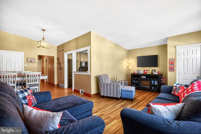 233 DIMARCO DR, Philadelphia, PA 19154