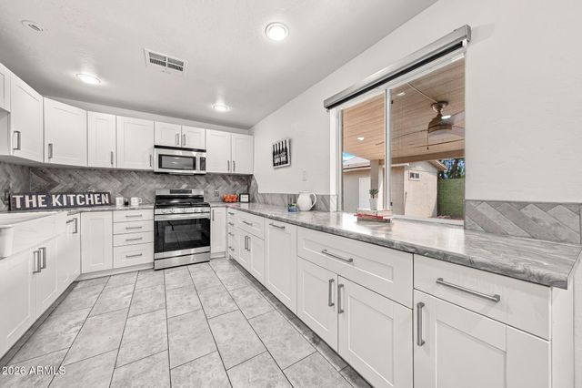 7137 N 33rd Avenue, Phoenix, AZ 85051