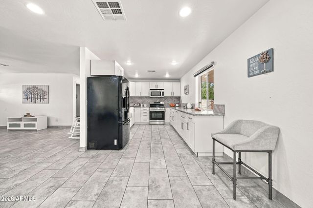 7137 N 33rd Avenue, Phoenix, AZ 85051