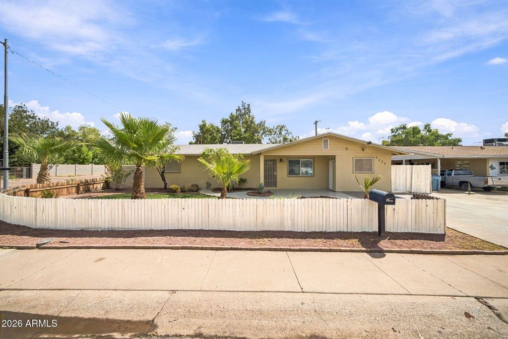 7137 N 33rd Avenue, Phoenix, AZ 85051