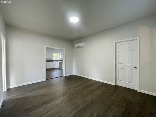 1039 CHESTNUT Ave, Cottage Grove, OR 97424