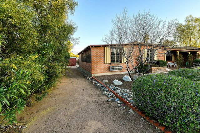 3021 E 2nd Street, Tucson, AZ 85716