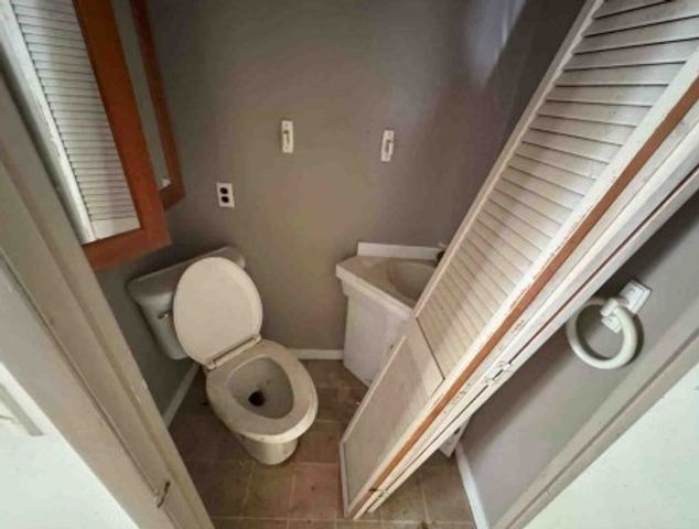 522 3rd Ave, Tarentum, PA 15084