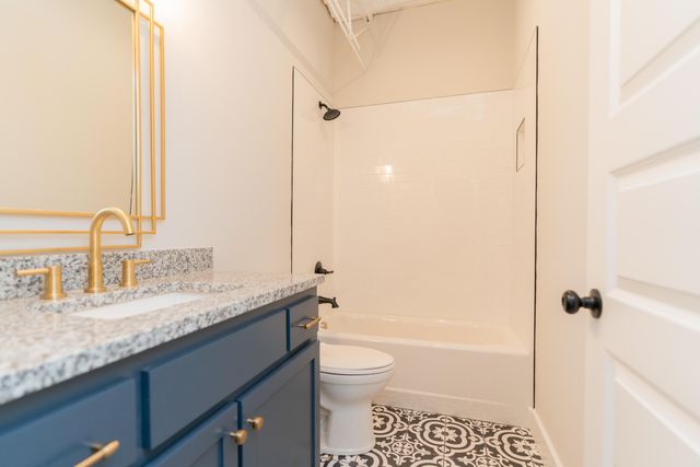 614 E Main Street 206, Chattanooga, TN 37408
