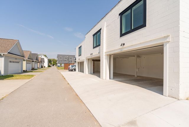614 E Main Street 206, Chattanooga, TN 37408