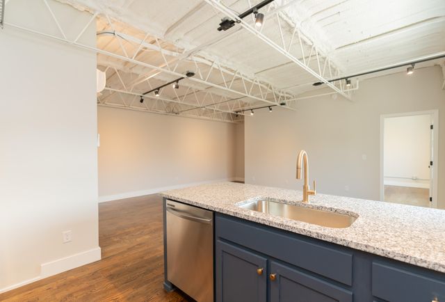 614 E Main Street 206, Chattanooga, TN 37408