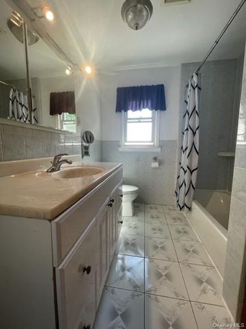 166-12 Union Turnpike, Fresh Meadows, NY 11366