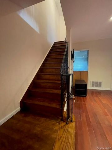 166-12 Union Turnpike, Fresh Meadows, NY 11366