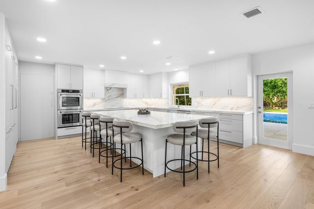 2570 Avenue Au Soleil, Gulfstream, FL 33483