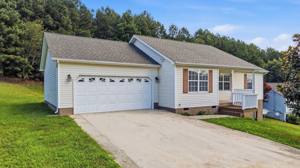 205 Pinewood Drive, Rock Spring, GA 30739