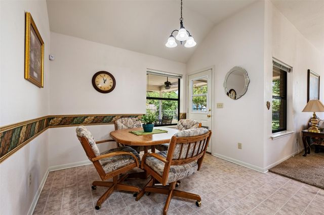 800 Red Hawk DR, Leander, TX 78641