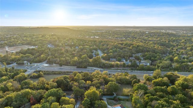 3105 N Old Wire Road, Fayetteville, AR 72703