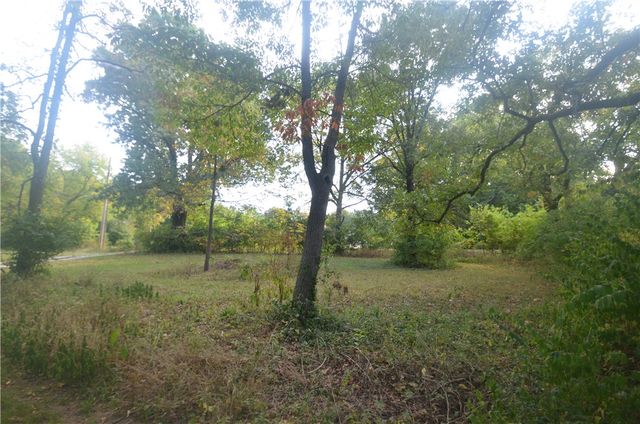 3105 N Old Wire Road, Fayetteville, AR 72703