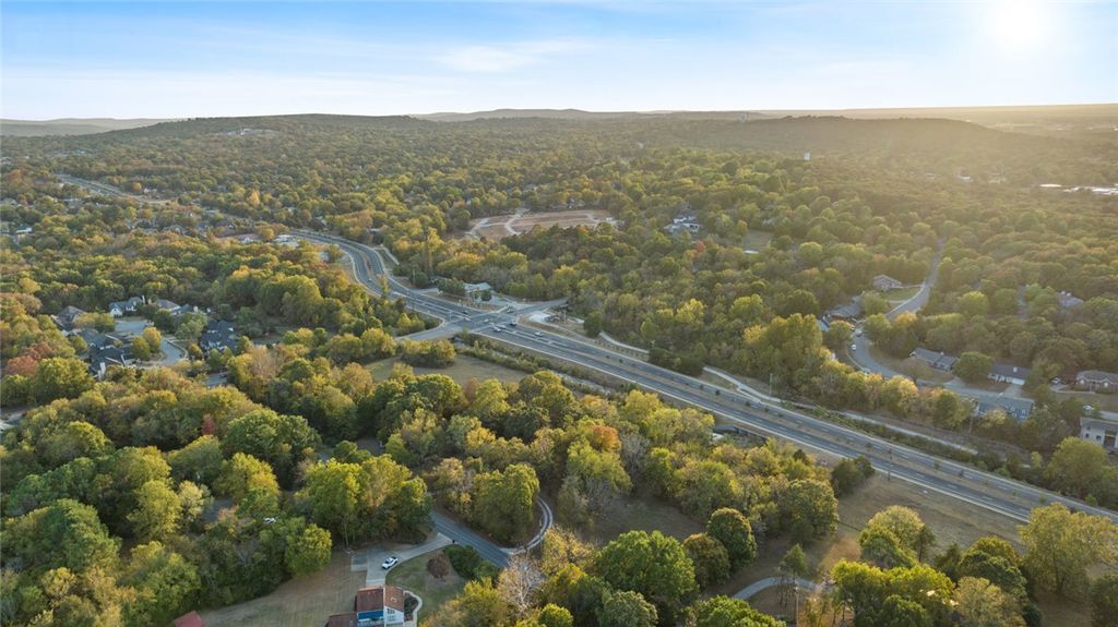 3105 N Old Wire Road, Fayetteville, AR 72703