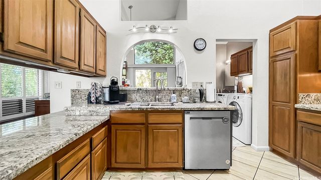 98-1421 Onikiniki Place 5, Aiea, HI 96701