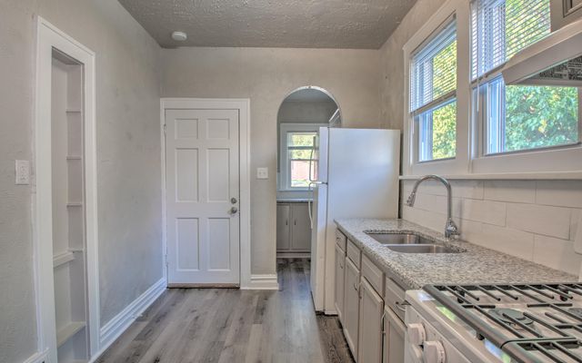 1220 W 41st Avenue, Gary, IN 46408