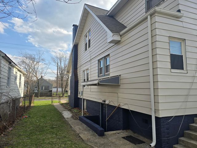 1220 W 41st Avenue, Gary, IN 46408